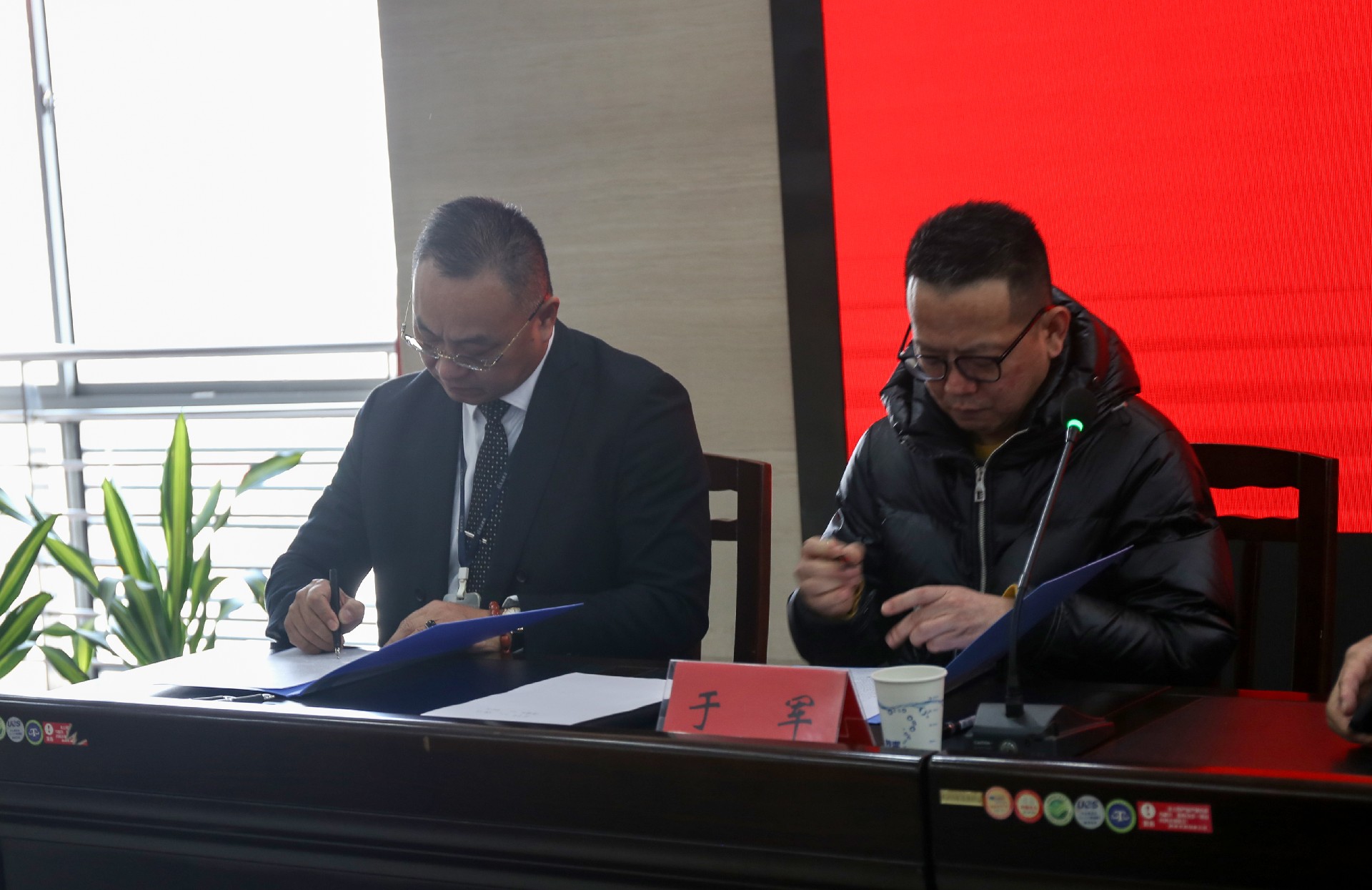 1643163668121249.jpg 1643163668121249.jpg